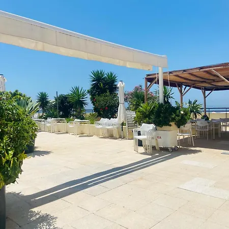 First Line Studio/center/5p! * Marbella