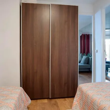 First Line Studio/center/5p! Marbella