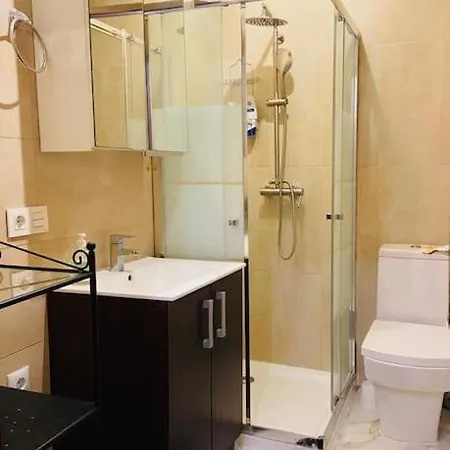 First Line Studio/center/5p! Apartman *