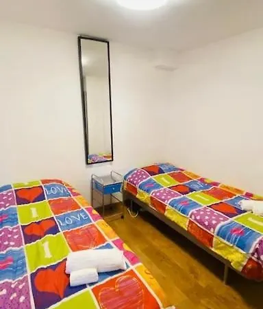 First Line Studio/center/5p! Apartman *