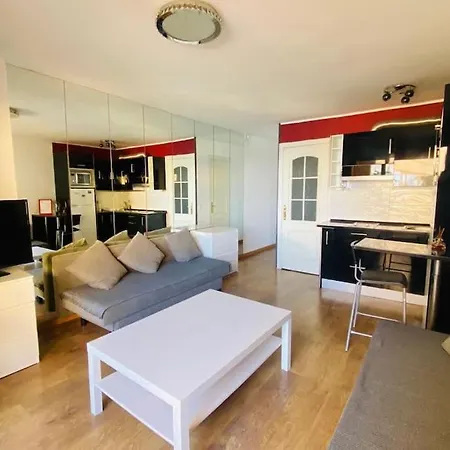 First Line Studio/center/5p! Апартаменты *