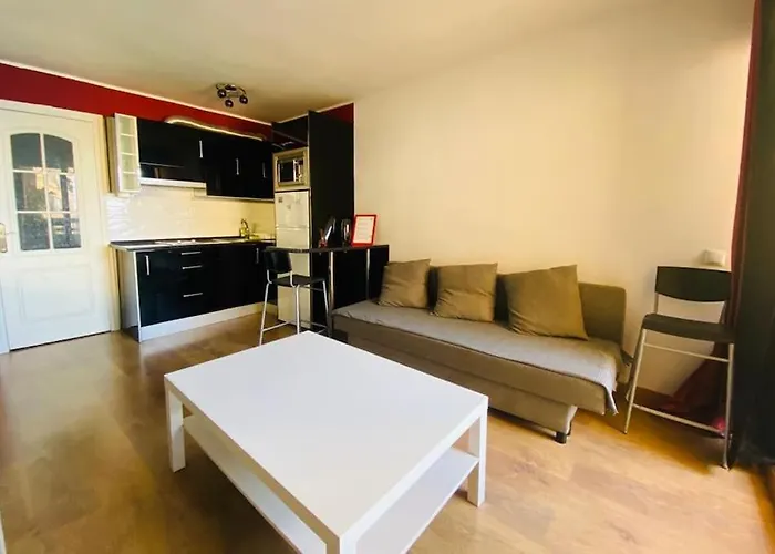 First Line Studio/center/5p! Apartment